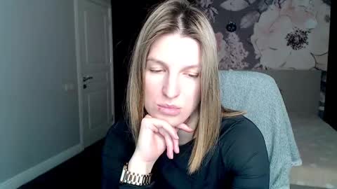 EmilyWalkers online show from 02/12/25, 07:44
