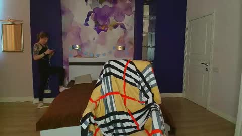 EmilyWalkers online show from 03/12/25, 07:57