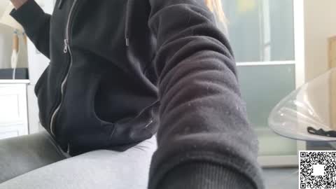 Emily ----  online show from 02/17/25, 09:35