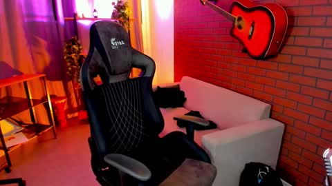 Emily online show from 12/29/24, 08:22