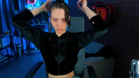Emily online show from 03/07/25, 11:29