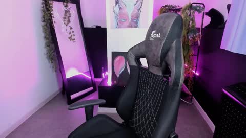 Emily online show from 10/25/25, 09:06