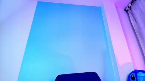 Snapshot of emilywithe_ chatting on 01/21/25, 07:26    online show from 01/21/25, 07:26