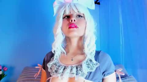 Snapshot of emilywithe_ chatting on 10/12/25, 11:37    online show from 10/12/25, 11:37