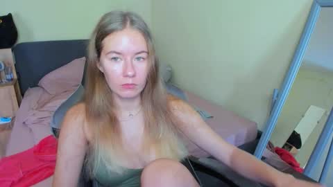 Emily online show from 09/14/25, 09:19