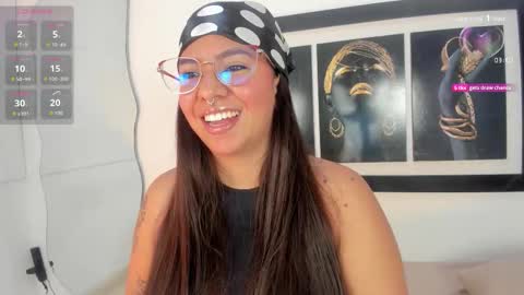 emilyy_cooperr online show from 11/24/25, 11:54
