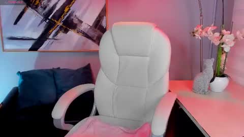 Snapshot of emilyy_sofiaa chatting on 06/13/26, 02:26 emilyy_sofiaa online show from 06/13/26, 02:26