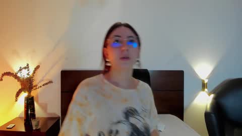 Emilyy Watson online show from 12/18/24, 11:34
