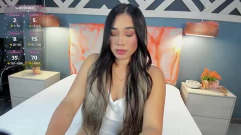 Snapshot of emilyzahar chatting on 10/11/25, 11:53 Emily online show from 10/11/25, 11:53