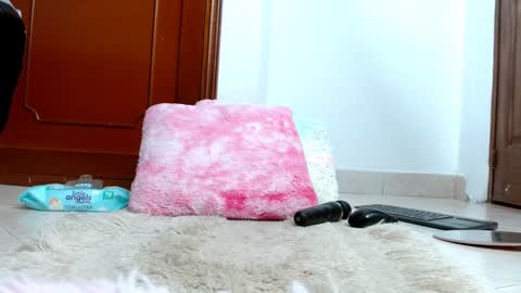 emilyzans07 online show from 01/15/25, 11:30
