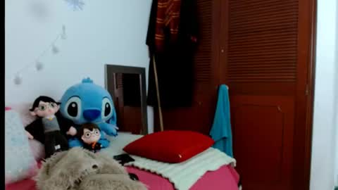 emilyzans07 online show from 02/23/25, 04:46