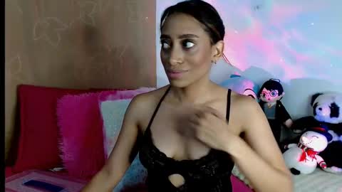 emilyzans07 online show from 03/12/25, 07:49