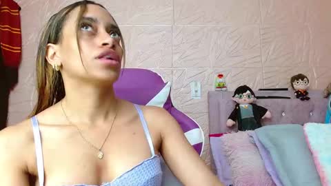 emilyzans07 online show from 09/26/25, 07:40