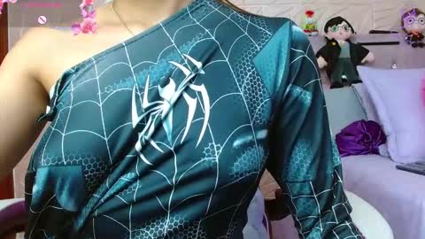 emilyzans07 online show from 10/10/25, 09:03