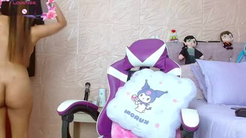 emilyzans07 online show from 10/23/25, 09:02