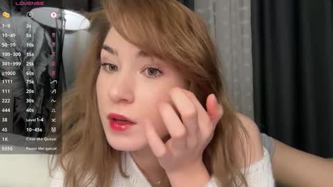 Snapshot of eminemswife chatting on 10/29/25, 09:16 Nadya online show from 10/29/25, 09:16