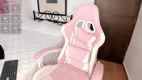 L i a    time online 7am - 1pm Gtm-5  online show from 10/21/25, 06:30