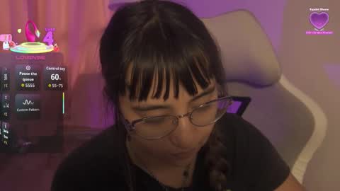 Snapshot of emitaa17228 chatting on 11/30/25, 08:02 emma online show from 11/30/25, 08:02