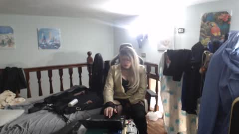 emma online show from 02/09/25, 10:53