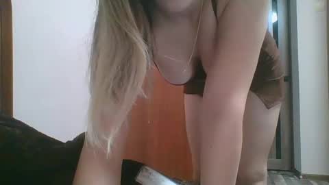 emma_991 online show from 02/17/25, 02:04