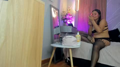 emma__rose1 online show from 09/15/25, 02:00