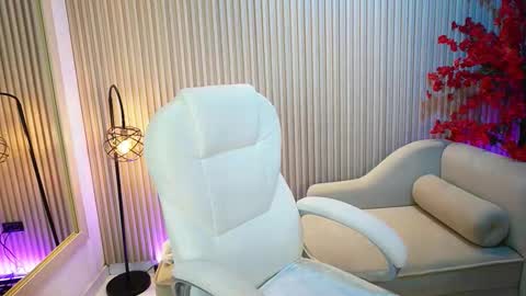 Snapshot of emma__walkerr_ chatting on 09/30/25, 07:41 emma__walkerr_ online show from 09/30/25, 07:41