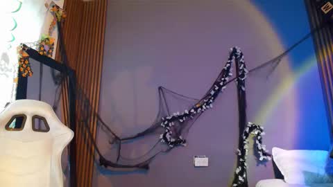 emma_and_aysha online show from 11/03/25, 04:08