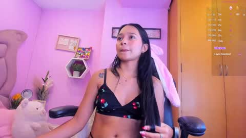 Emma Anturin online show from 10/08/25, 09:23