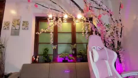 Snapshot of emma_ayala chatting on 11/12/25, 09:14 emma_ayala online show from 11/12/25, 09:14