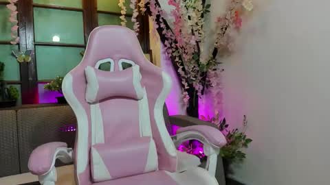 Snapshot of emma_ayala chatting on 12/01/25, 07:08 emma_ayala online show from 12/01/25, 07:08