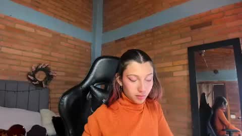 Hey Im EmmaHelp me reach 100 likes online show from 06/13/26, 07:12