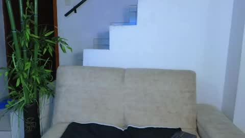 Snapshot of emma_blue_ chatting on 05/03/26, 04:29 Emma Blue modelo independiente online show from 05/03/26, 04:29