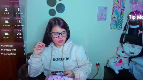 emma_boo_ online show from 12/02/25, 03:56