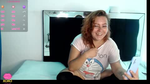 Snapshot of emma_bouvier chatting on 02/15/25, 08:44 Emma online show from 02/15/25, 08:44