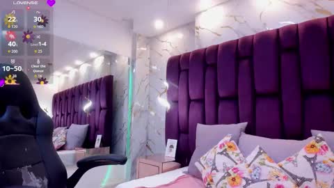 Snapshot of emma_carterr1 chatting on 10/13/25, 07:58 pau online show from 10/13/25, 07:58