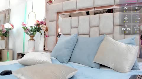 Snapshot of emma_carterr1 chatting on 10/30/25, 06:08 pau online show from 10/30/25, 06:08