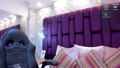 Snapshot of emma_carterr1 chatting on 11/01/25, 01:46 pau online show from 11/01/25, 01:46