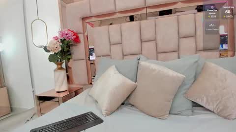 Snapshot of emma_carterr1 chatting on 11/26/25, 05:47 pau online show from 11/26/25, 05:47