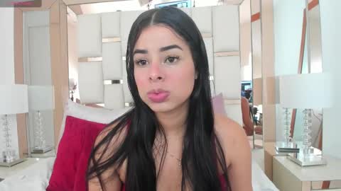Emma Castillo online show from 03/01/25, 08:53