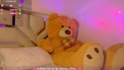 Snapshot of emma_clive chatting on 12/02/25, 02:17 Emma online show from 12/02/25, 02:17