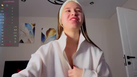 Emma online show from 10/06/25, 06:22