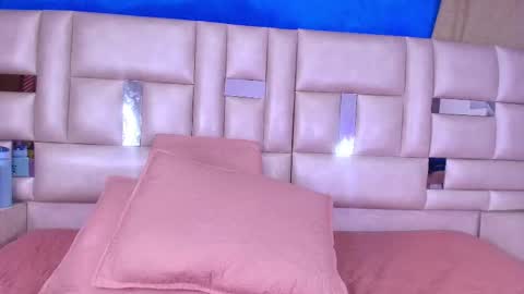 Emma online show from 09/25/25, 03:10