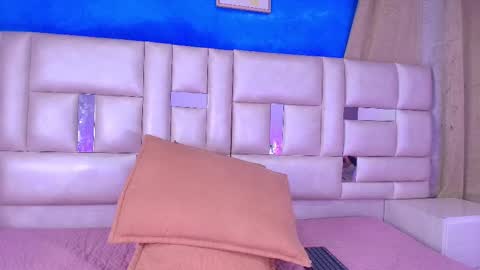 Emma online show from 09/26/25, 03:21