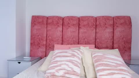 Emma online show from 11/26/25, 03:07