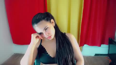 Snapshot of emma_diva chatting on 01/19/25, 11:21 emma online show from 01/19/25, 11:21