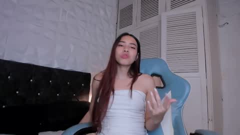 emma_dl2 online show from 03/09/25, 08:31