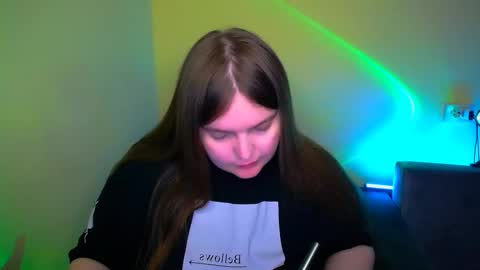 Snapshot of emma_dorn chatting on 09/19/25, 07:14 Eva online show from 09/19/25, 07:14