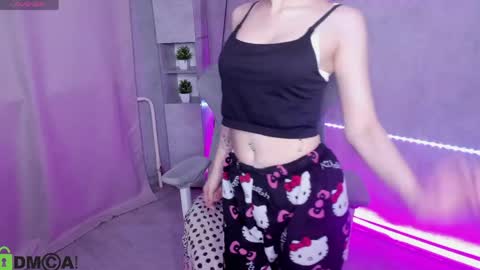 Snapshot of emma_dusk chatting on 05/17/26, 12:41 Emma online show from 05/17/26, 12:41