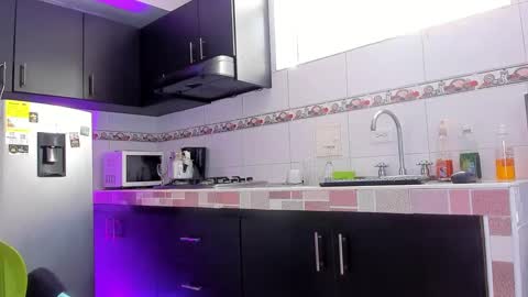 Emma online show from 09/24/25, 02:42