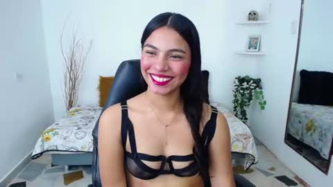 Snapshot of emma_faith chatting on 06/10/26, 03:44 Emma online show from 06/10/26, 03:44